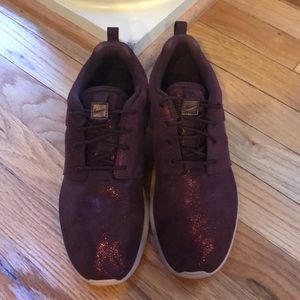 Nike Roshe Metallic Mahogany Running Shoe 7 NEW